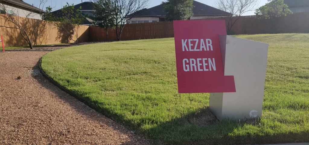 Kezar Green Park Sign facing south