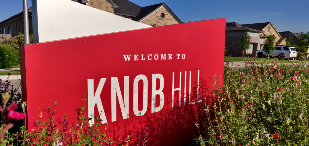 Knob Hill Entrance sign at Lombard Street