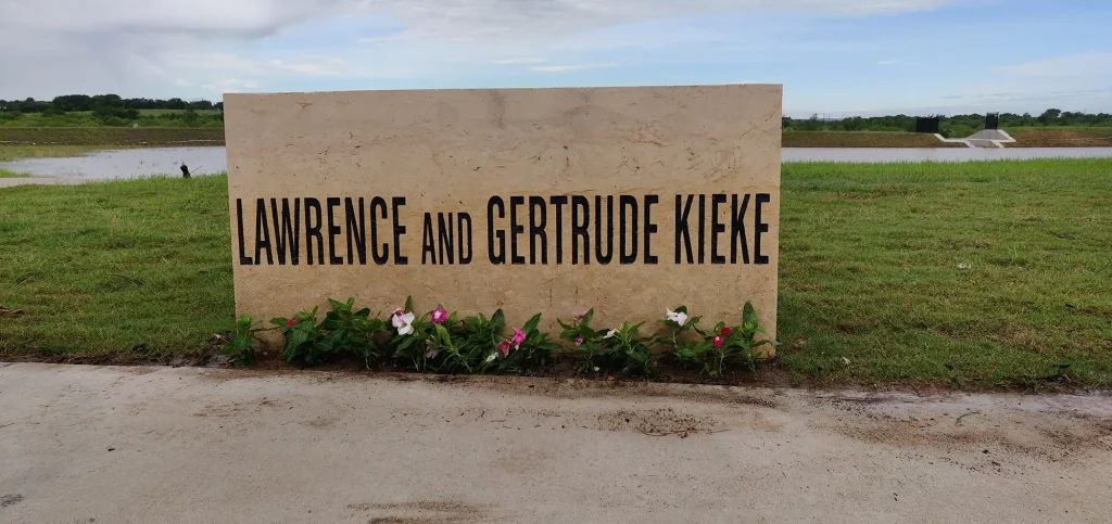 Lawrence and Gertrude Kieke concrete bench.